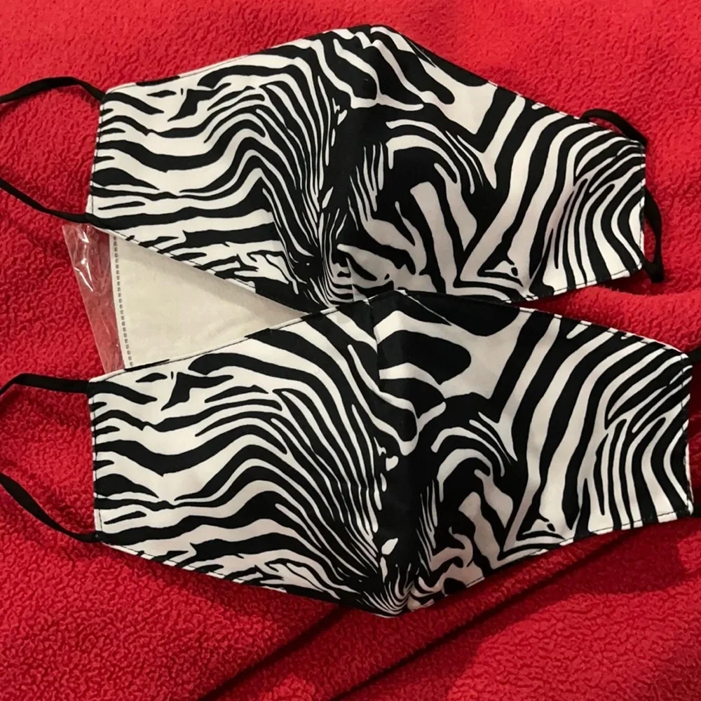 New set/2 Zebra face masks